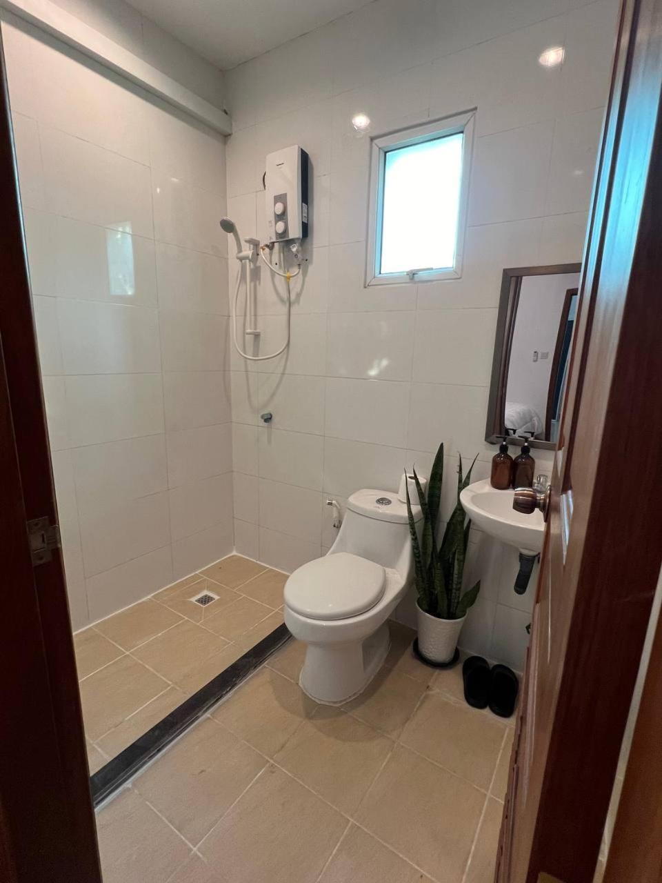 D32 Homestay Near Airport Behind Brown Coffee Airport Phnom Penh Exterior photo